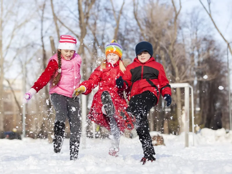 Lustige Winteraktivitäten für Kinder